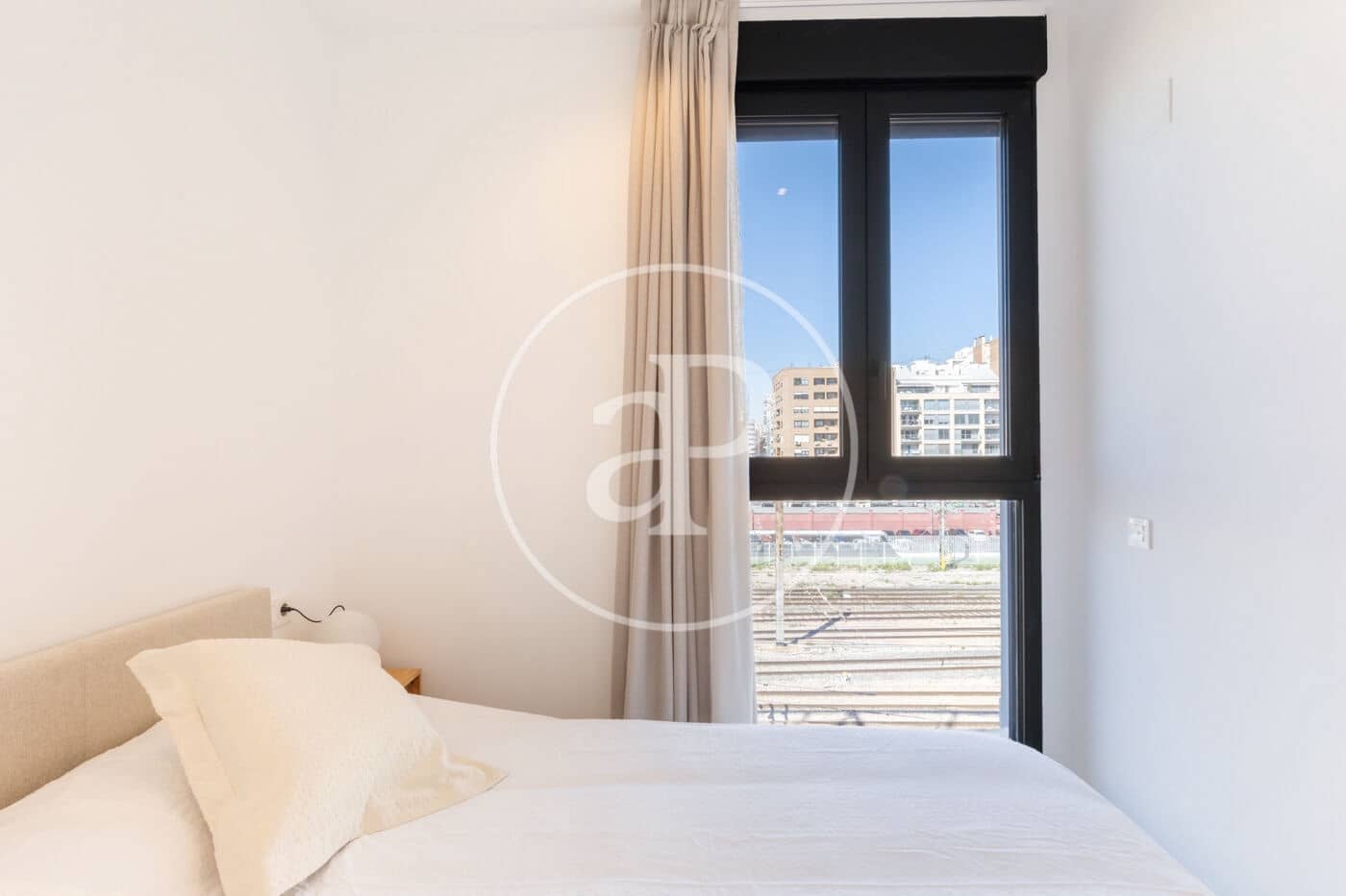2 quarto Apartamento para arrendar em Valencia cidade com piscina - 2 200 € (Ref: 9686528)