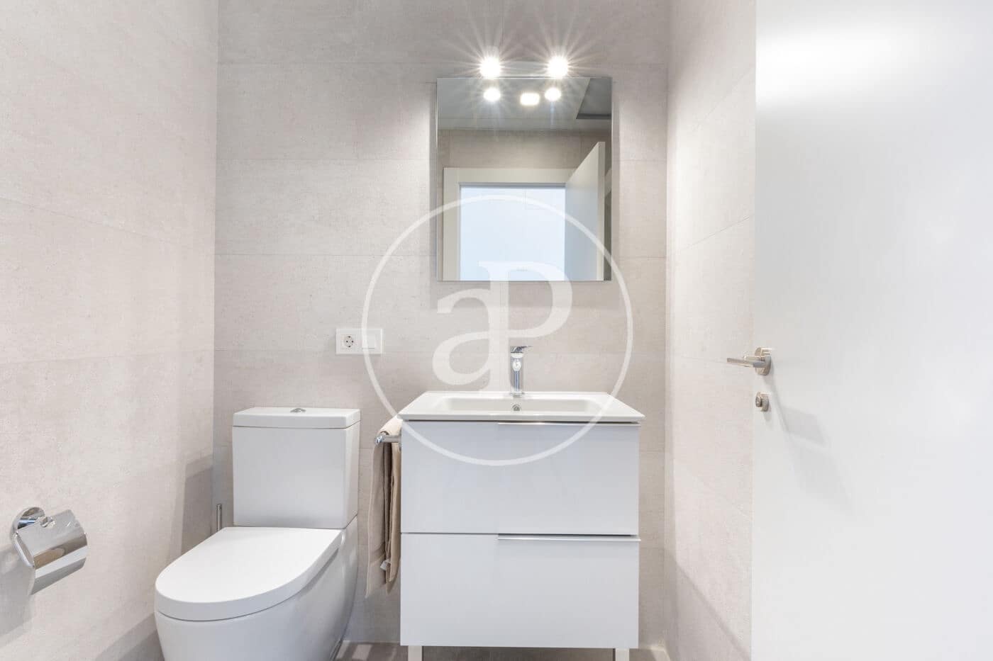 2 quarto Apartamento para arrendar em Valencia cidade com piscina - 2 200 € (Ref: 9686528)