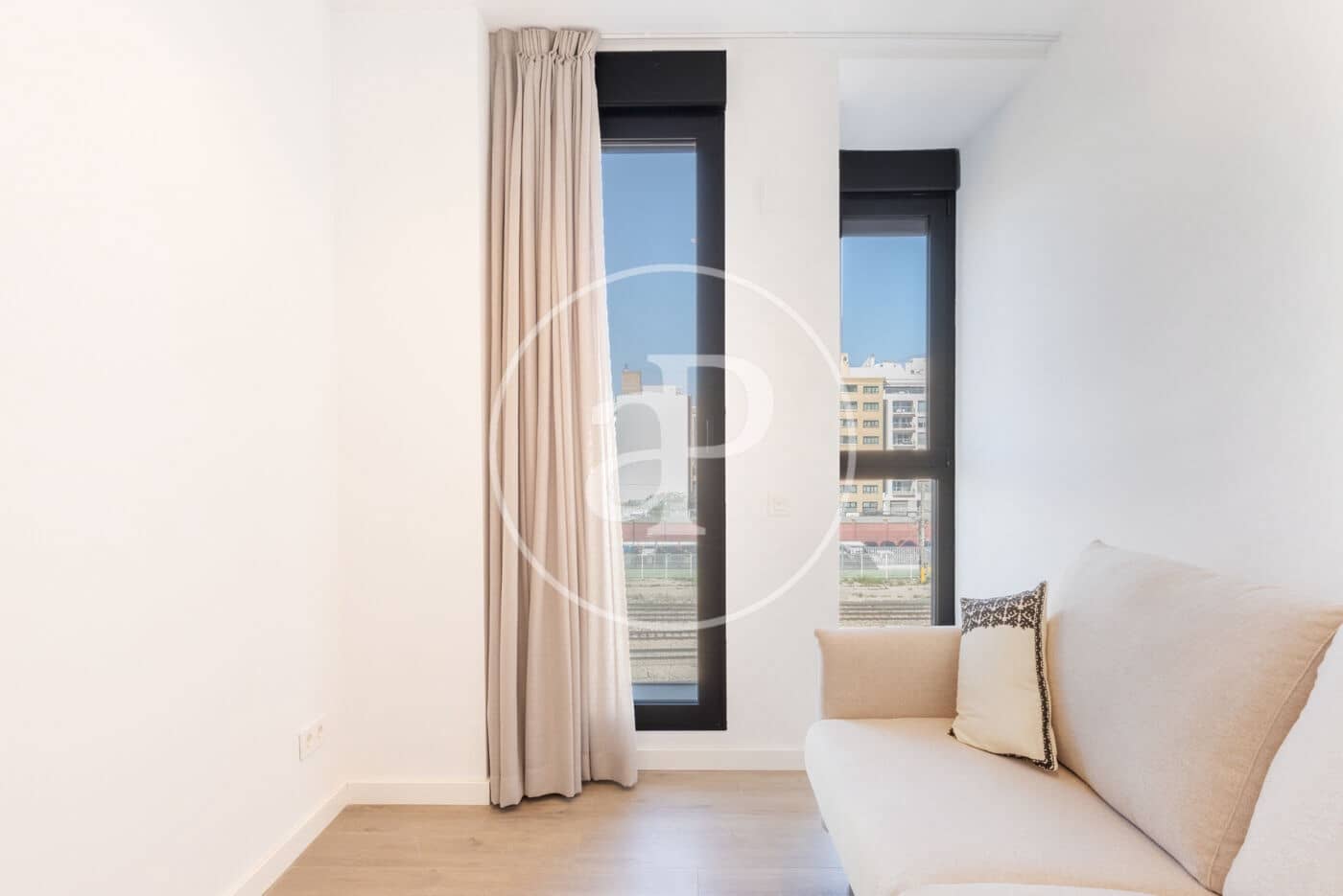 2 quarto Apartamento para arrendar em Valencia cidade com piscina - 2 200 € (Ref: 9686528)
