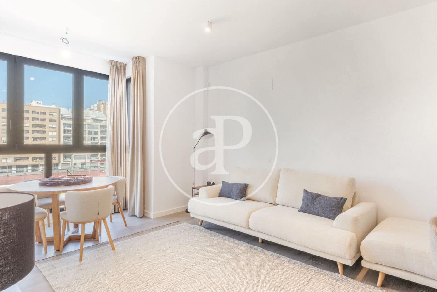 2 quarto Apartamento para arrendar em Valencia cidade com piscina - 2 200 € (Ref: 9686528)