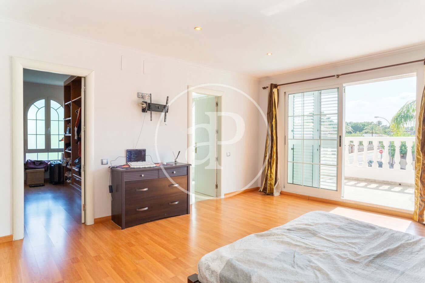 4 bedroom Villa for rent in L'Eliana with pool - € 3,900 (Ref: 9686529)