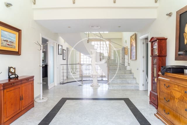 4 bedroom Villa for rent in L'Eliana with pool - € 3,900 (Ref: 9686529)