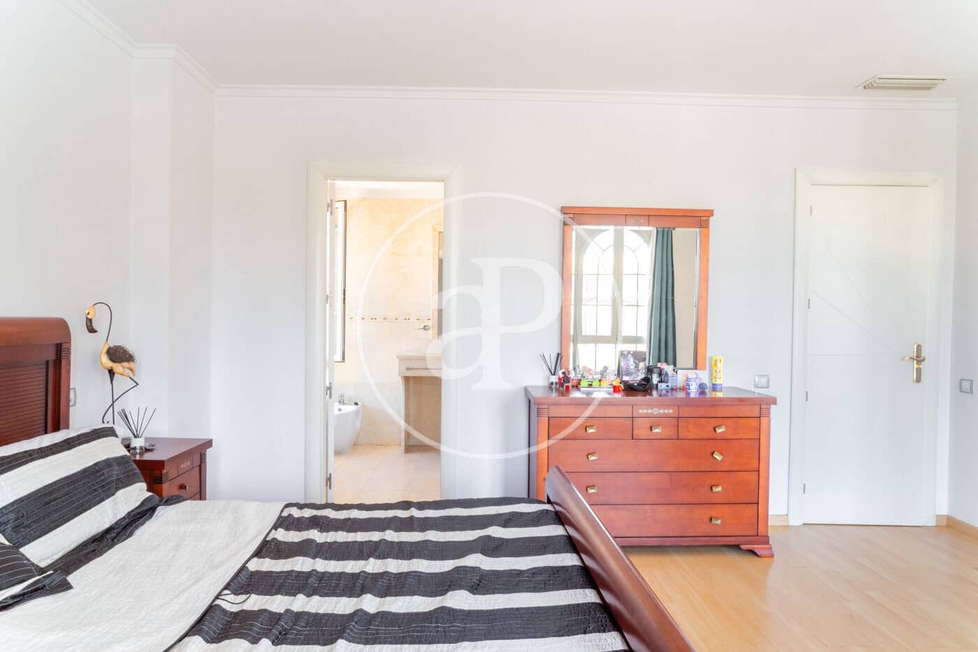 4 bedroom Villa for rent in L'Eliana with pool - € 3,900 (Ref: 9686529)