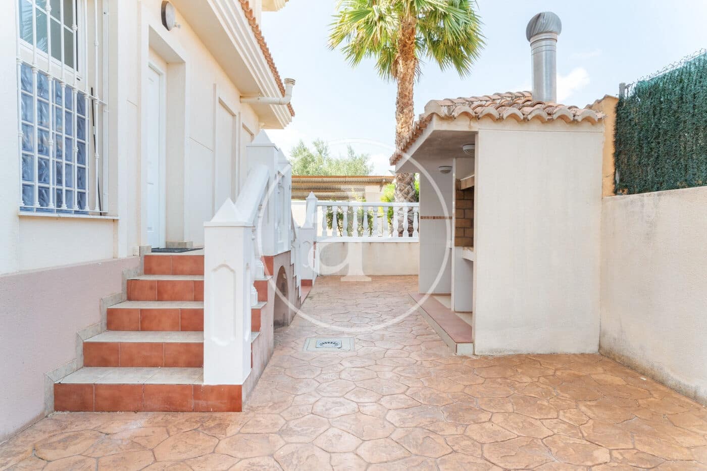 4 bedroom Villa for rent in L'Eliana with pool - € 3,900 (Ref: 9686529)