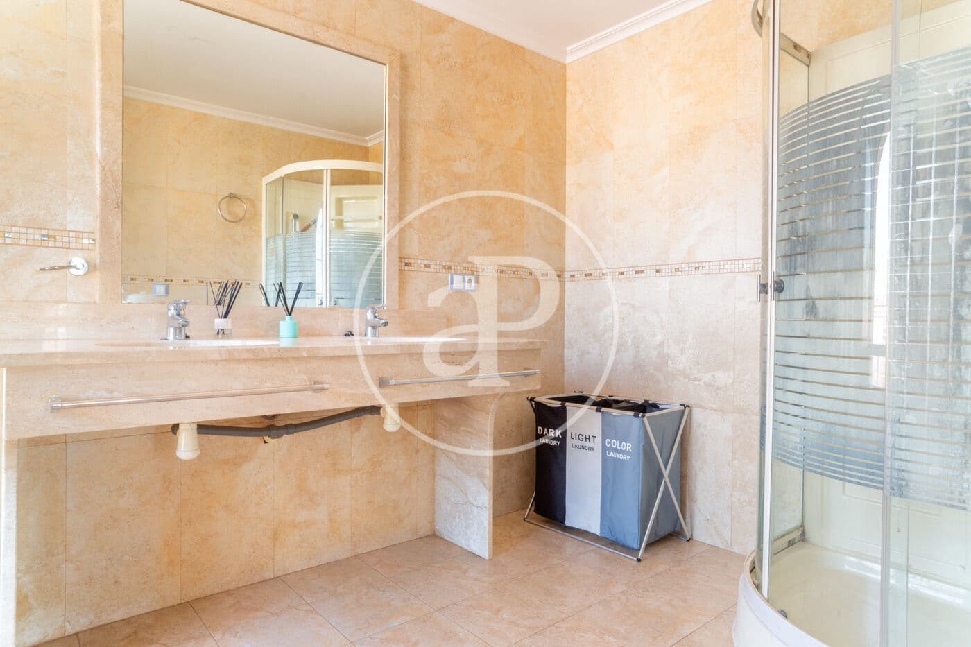 4 bedroom Villa for rent in L'Eliana with pool - € 3,900 (Ref: 9686529)