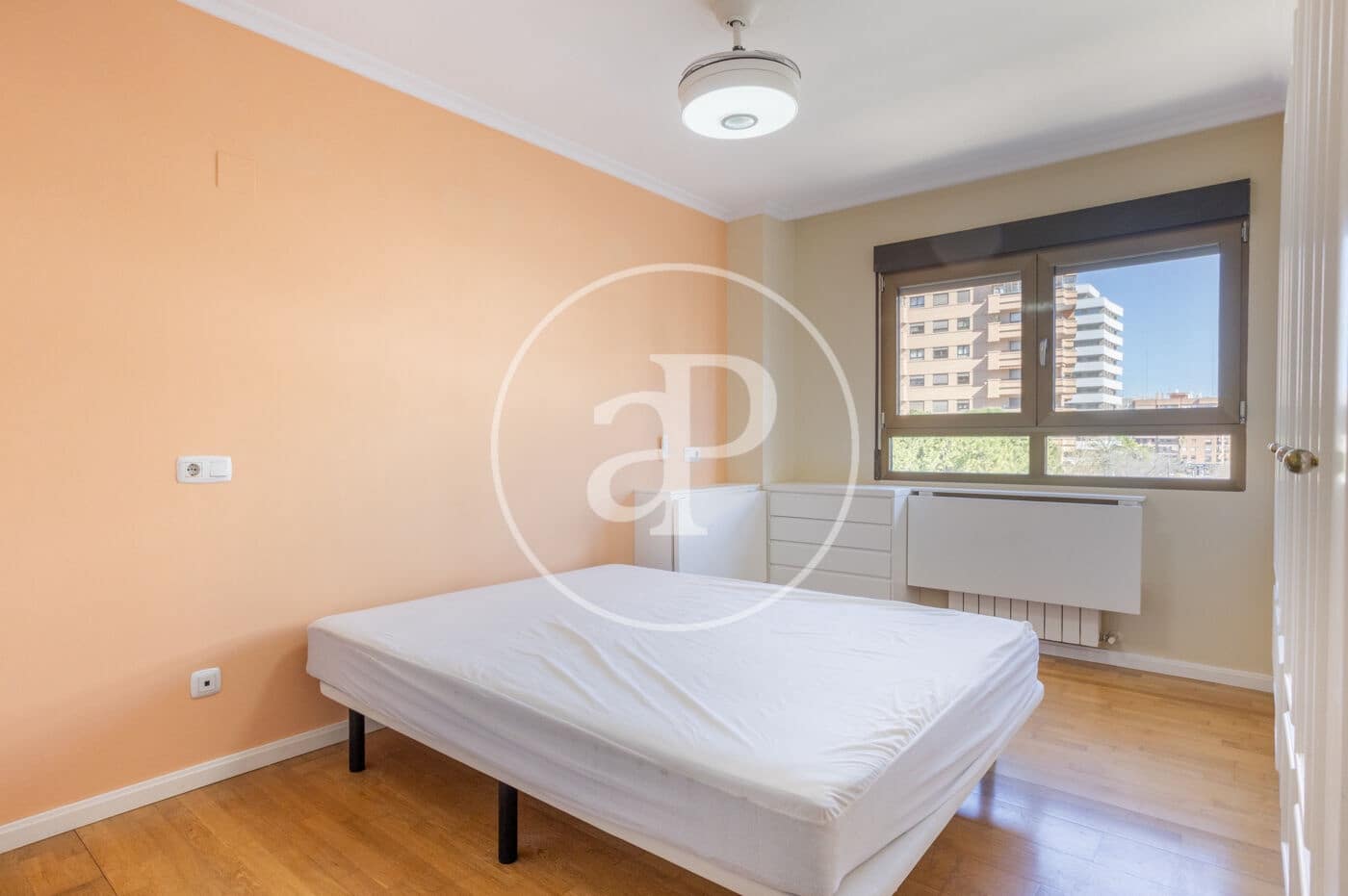 Apartamento de 3 habitaciones en València ciudad en alquiler con piscina - 2.500 € (Ref: 9690682)