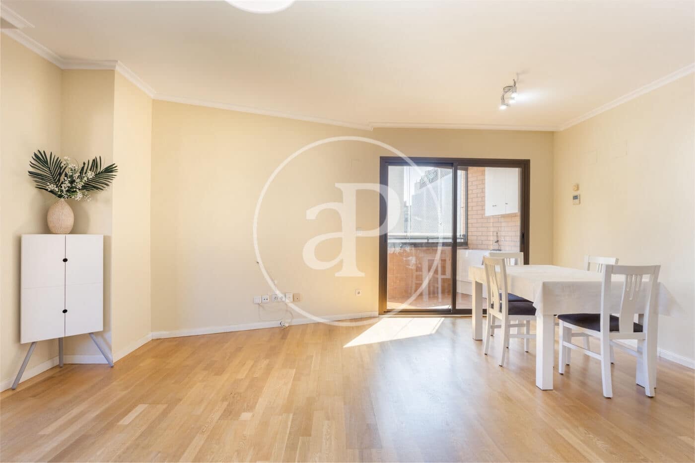Apartamento de 3 habitaciones en València ciudad en alquiler con piscina - 2.500 € (Ref: 9690682)