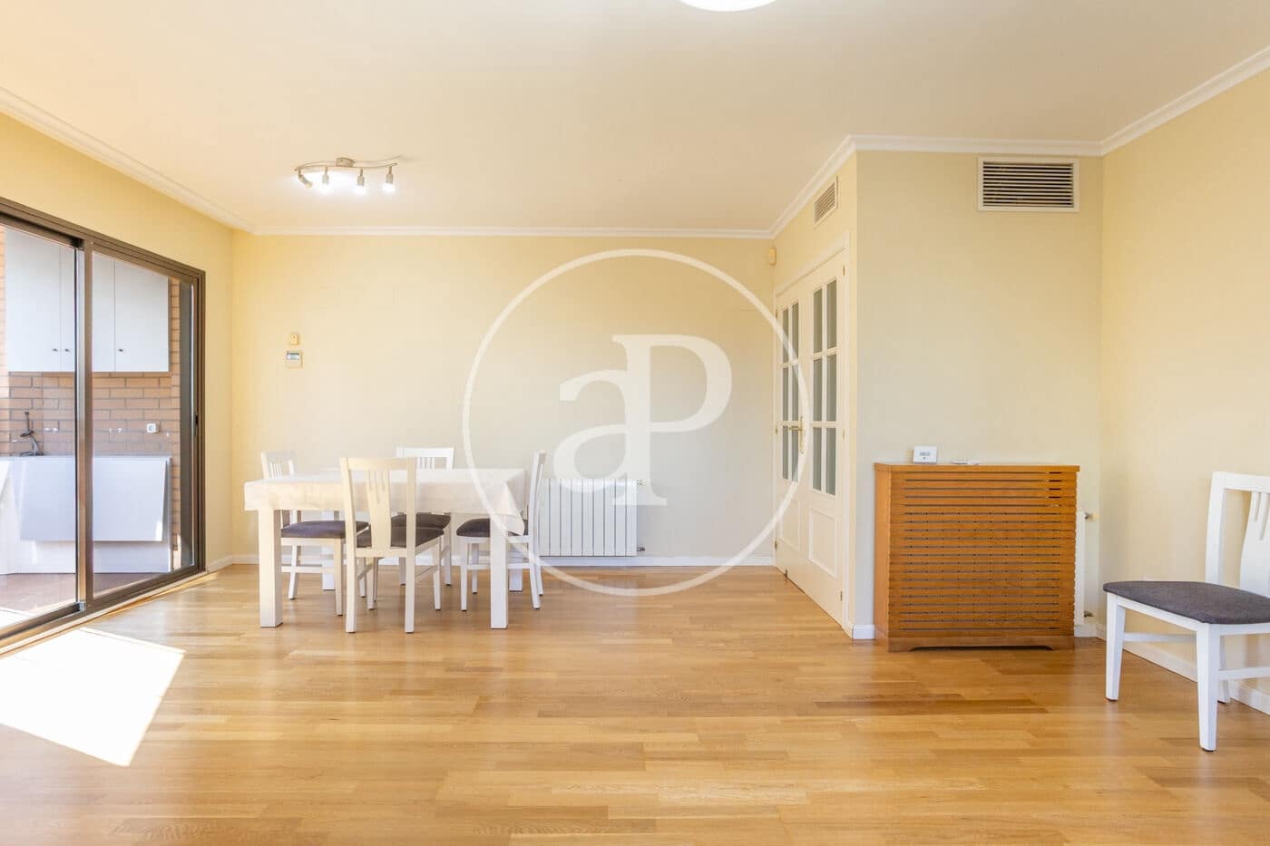 Apartamento de 3 habitaciones en València ciudad en alquiler con piscina - 2.500 € (Ref: 9690682)