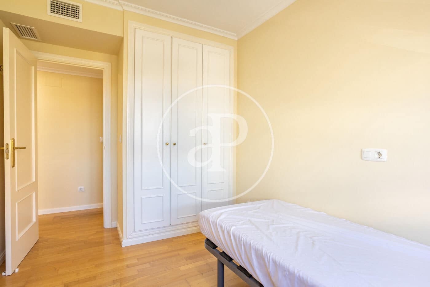 Apartamento de 3 habitaciones en València ciudad en alquiler con piscina - 2.500 € (Ref: 9690682)