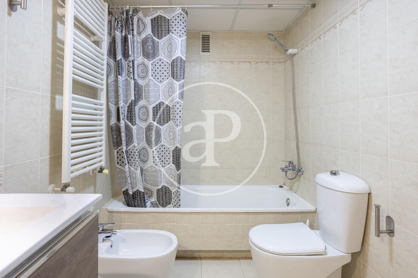 Apartamento de 3 habitaciones en València ciudad en alquiler con piscina - 2.500 € (Ref: 9690682)