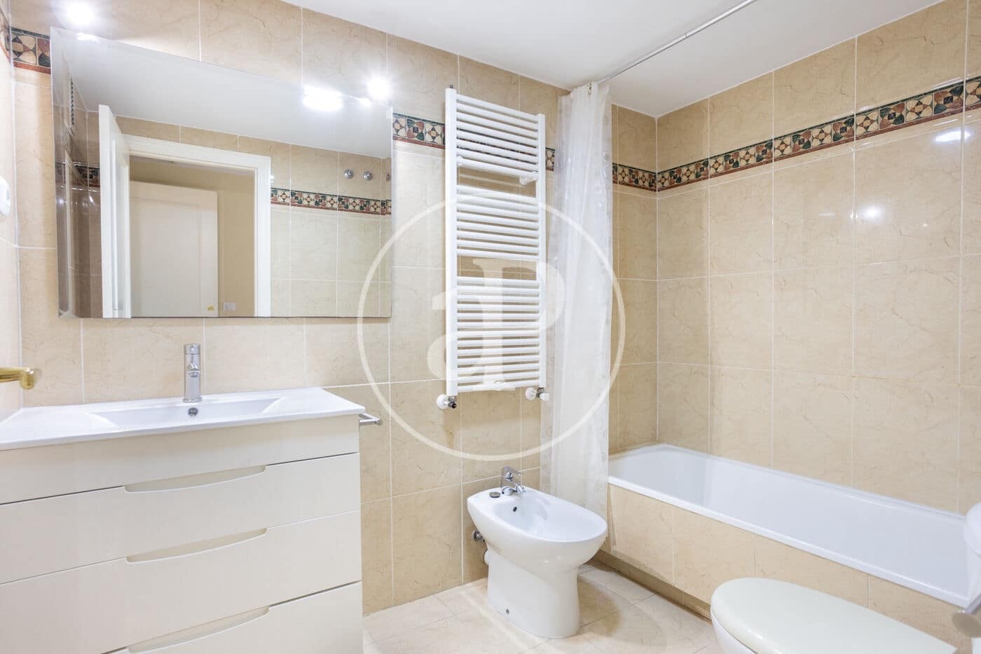 Apartamento de 3 habitaciones en València ciudad en alquiler con piscina - 2.500 € (Ref: 9690682)