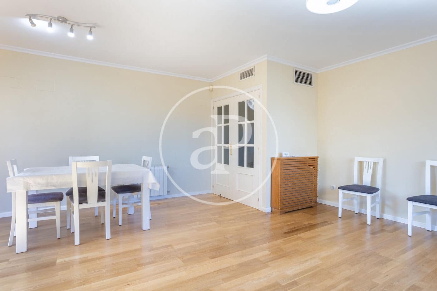 Apartamento de 3 habitaciones en València ciudad en alquiler con piscina - 2.500 € (Ref: 9690682)