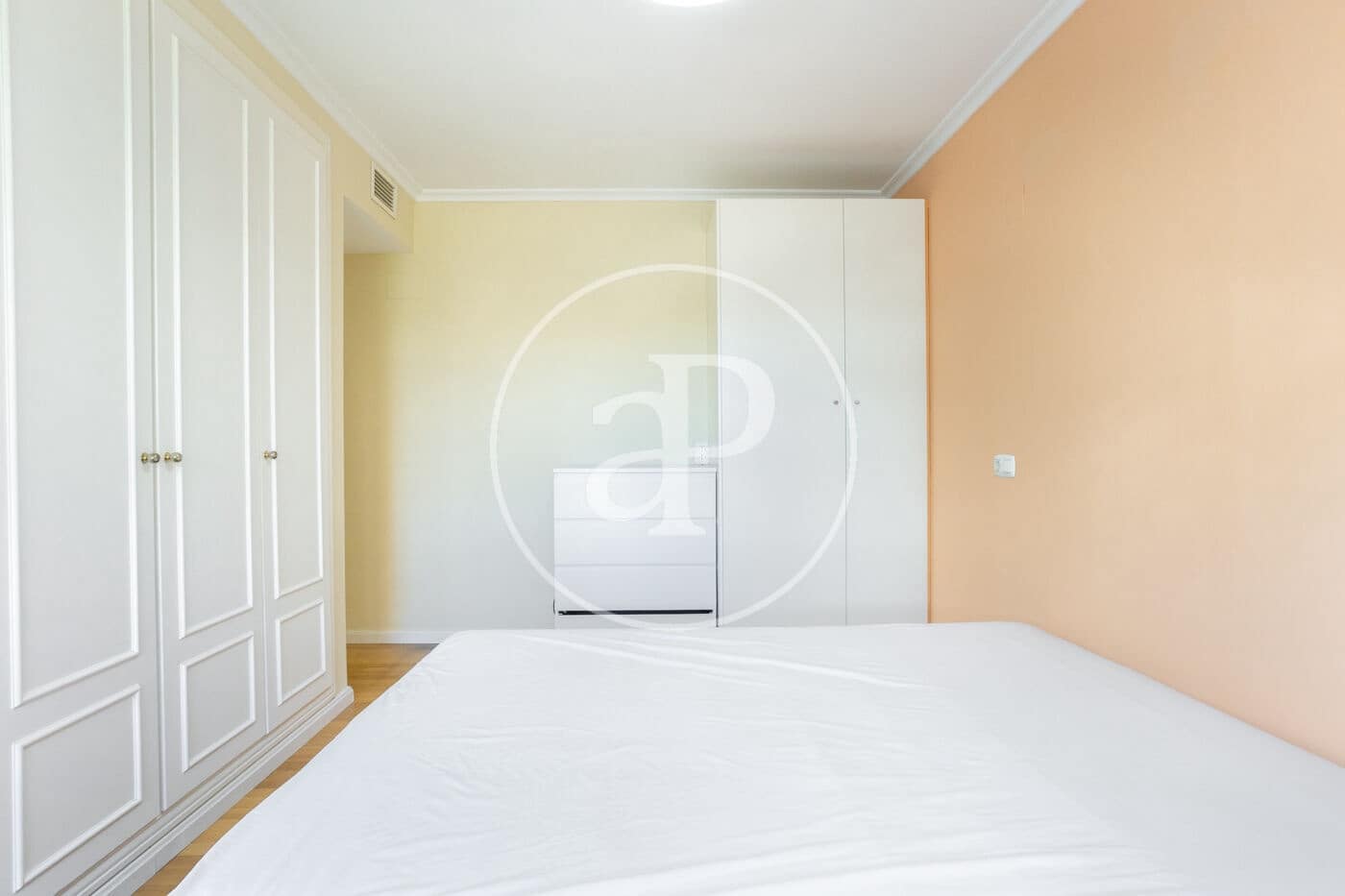 Apartamento de 3 habitaciones en València ciudad en alquiler con piscina - 2.500 € (Ref: 9690682)
