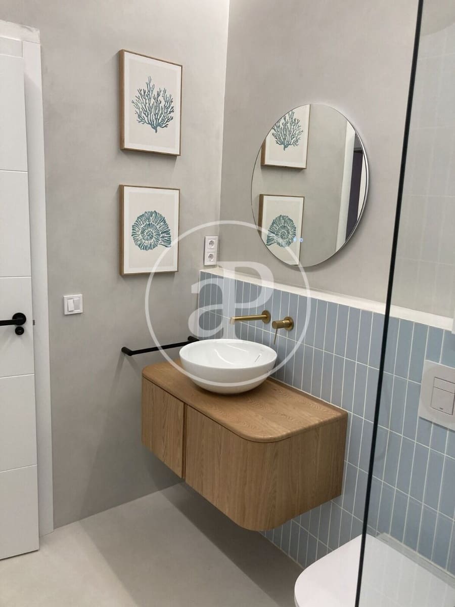 2 soverom Leilighet til leie i Valencia by - € 2 300 (Ref: 9690684)