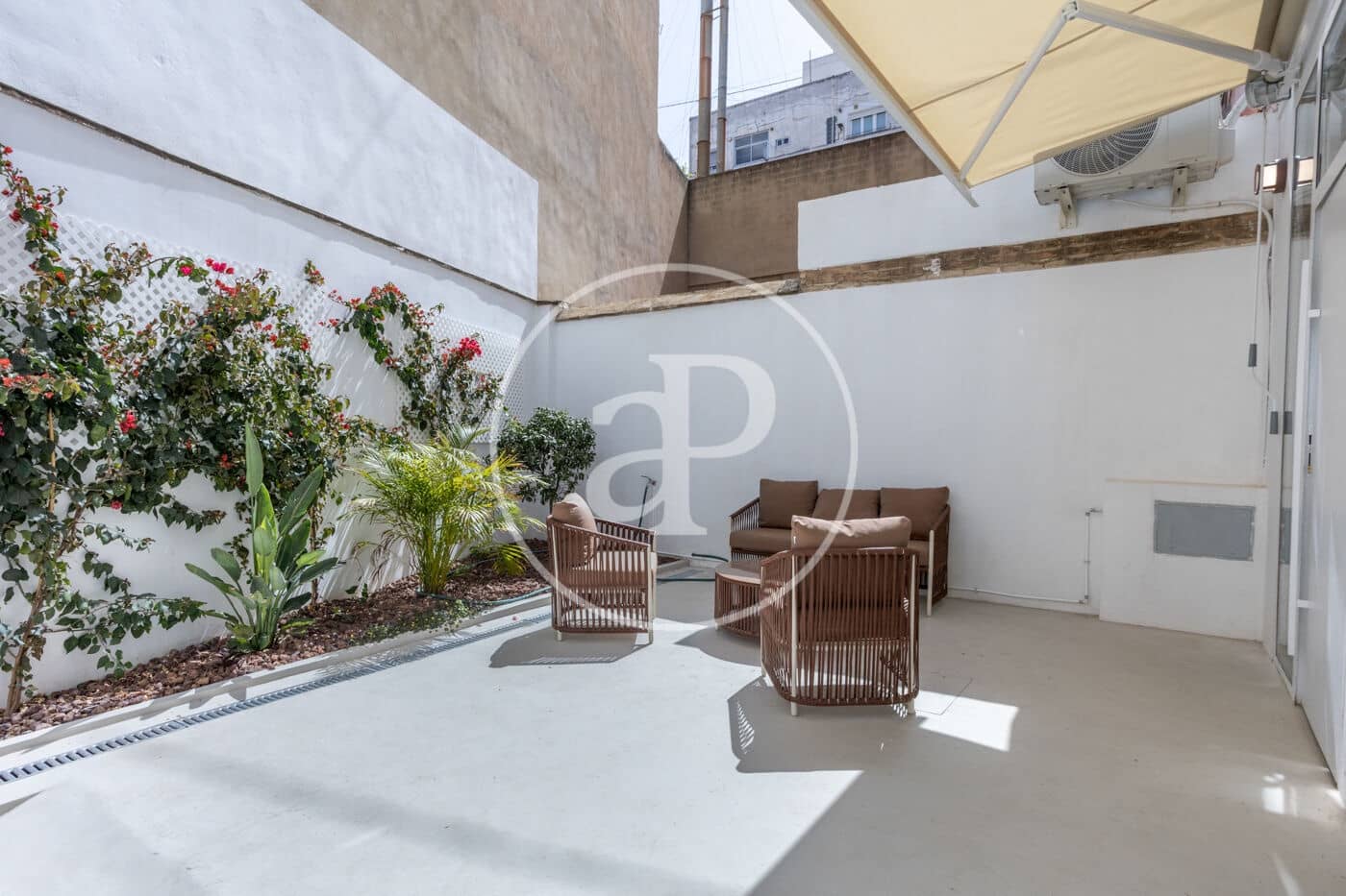 2 slaapkamer Appartement te huur in Valencia stad - € 2.000 (Ref: 9690684)