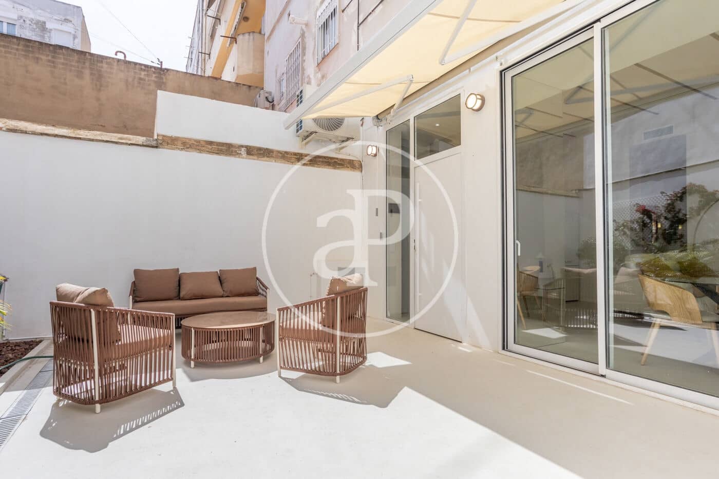 2 slaapkamer Appartement te huur in Valencia stad - € 2.000 (Ref: 9690684)