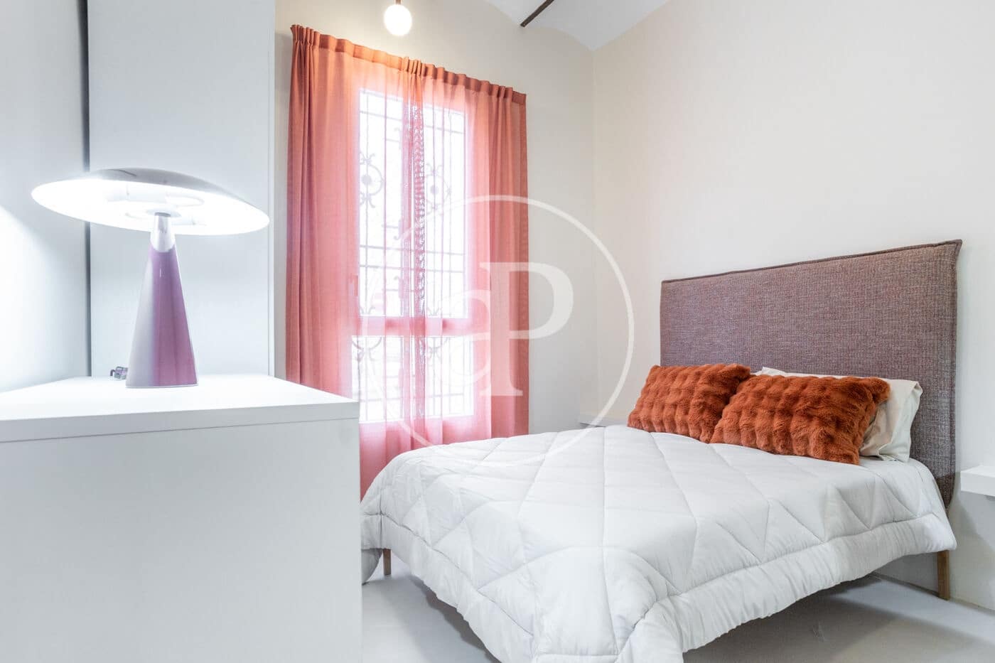 2 slaapkamer Appartement te huur in Valencia stad - € 2.000 (Ref: 9690684)