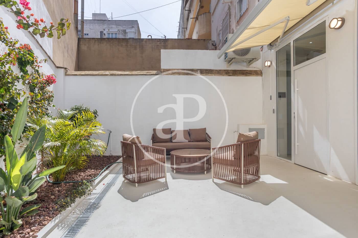 2 slaapkamer Appartement te huur in Valencia stad - € 2.000 (Ref: 9690684)