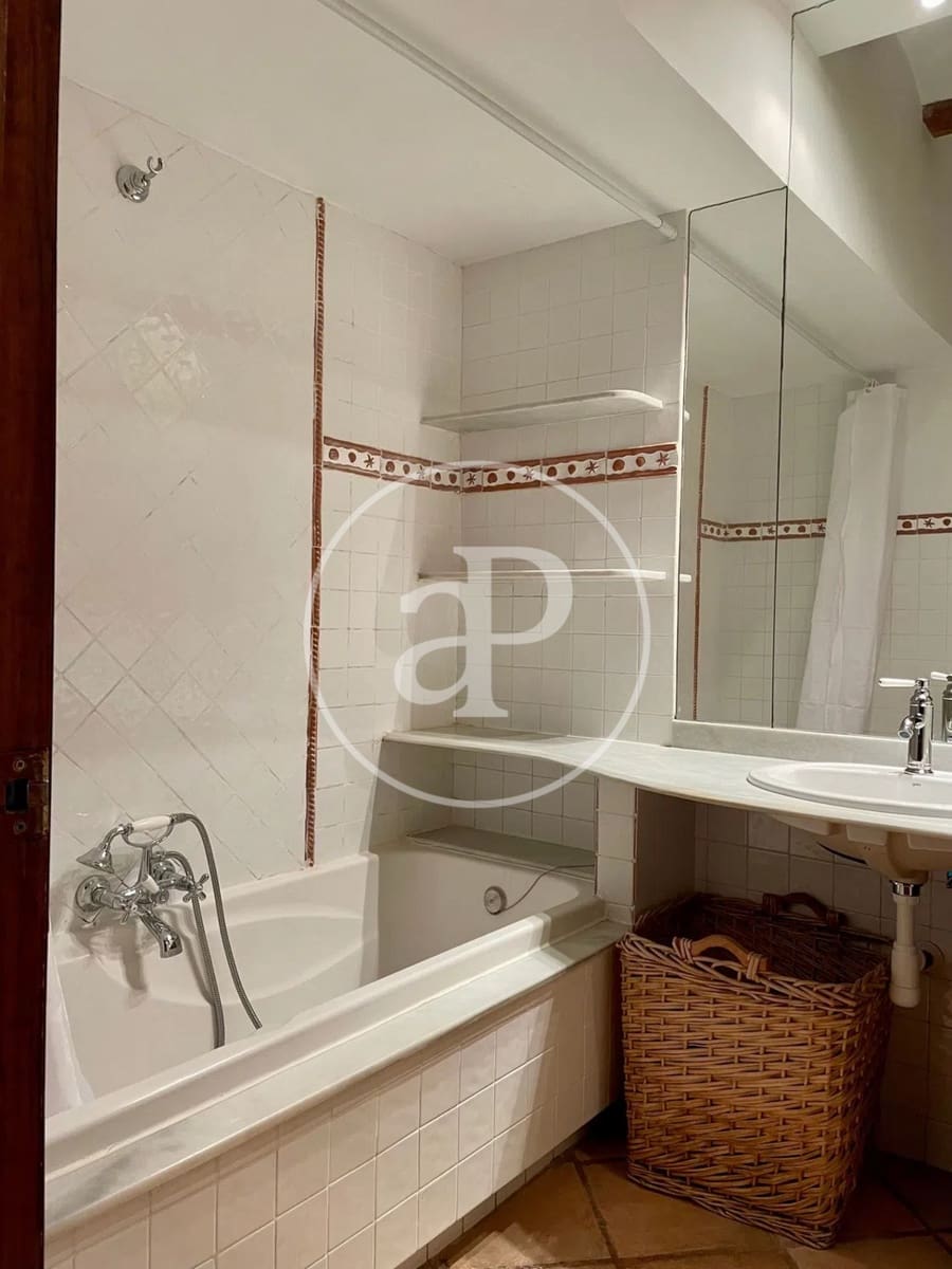 1 sypialnia Apartament do wynajęcia w Miasto Walencja - 1 350 € (Ref: 9695425)