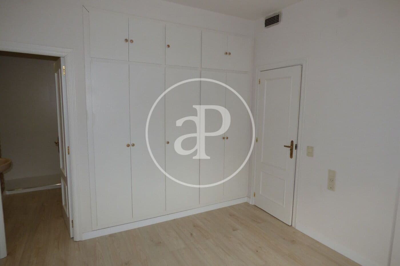 3 Zimmer Apartment zu vermieten in Valencia Stadt - 1.800 € (Ref: 9695427)