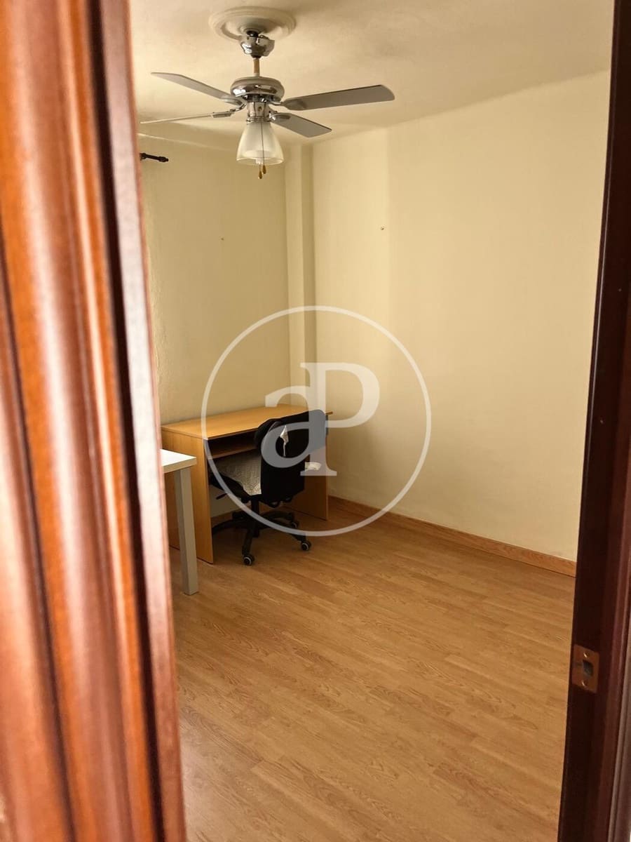 3 soverom Leilighet til leie i Valencia by - € 1 400 (Ref: 9701705)