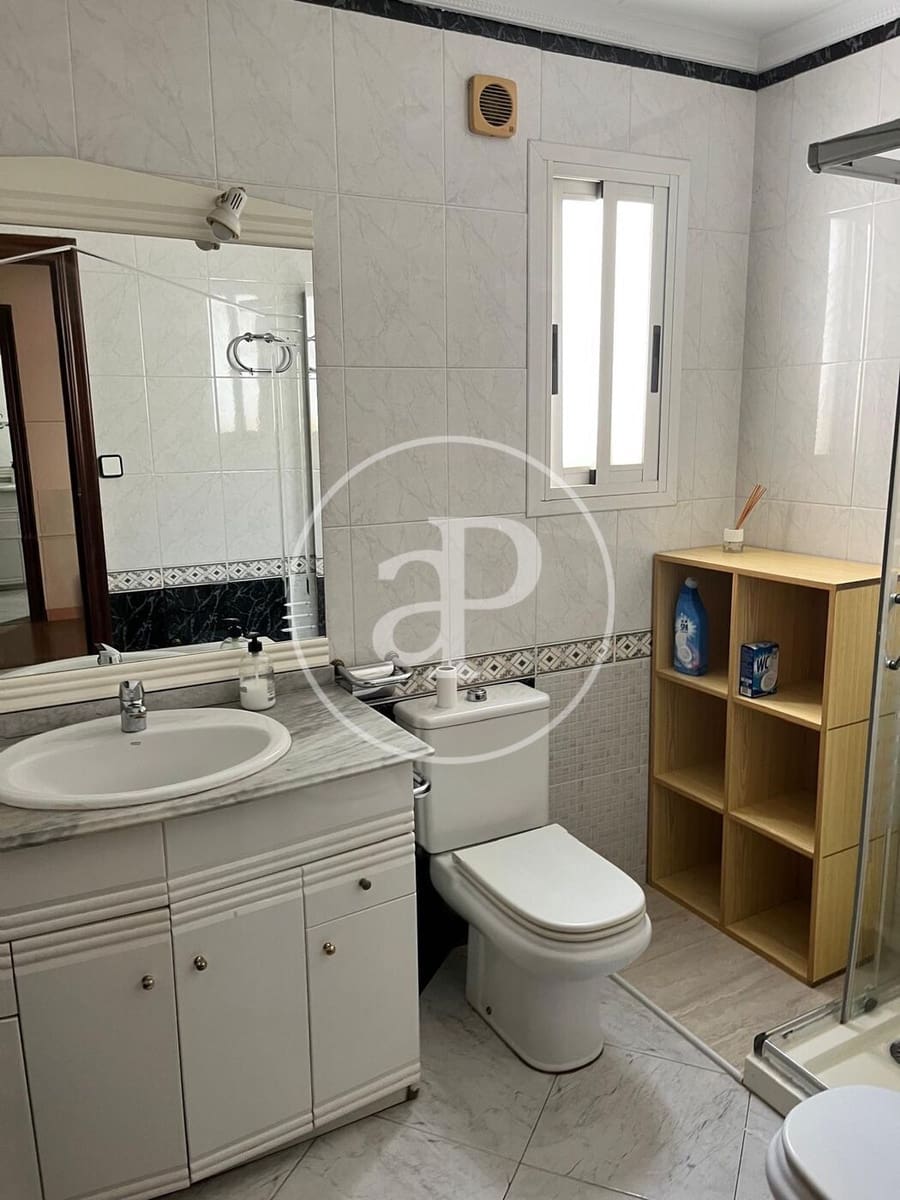 3 soverom Leilighet til leie i Valencia by - € 1 400 (Ref: 9701705)