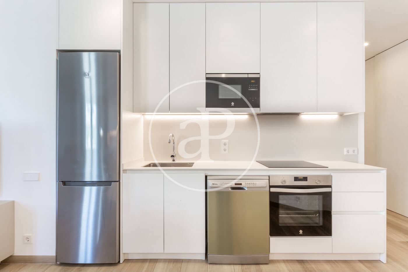 2 soverom Leilighet til leie i Valencia by - € 2 500 (Ref: 9701707)