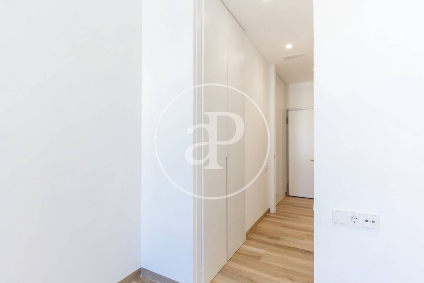 2 soverom Leilighet til leie i Valencia by - € 2 500 (Ref: 9701707)