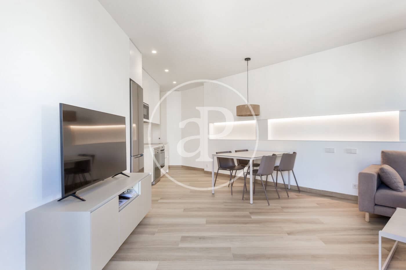 2 soverom Leilighet til leie i Valencia by - € 2 500 (Ref: 9701707)