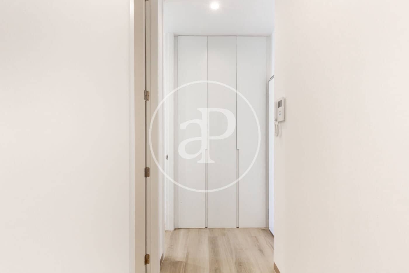 2 soverom Leilighet til leie i Valencia by - € 2 500 (Ref: 9701707)