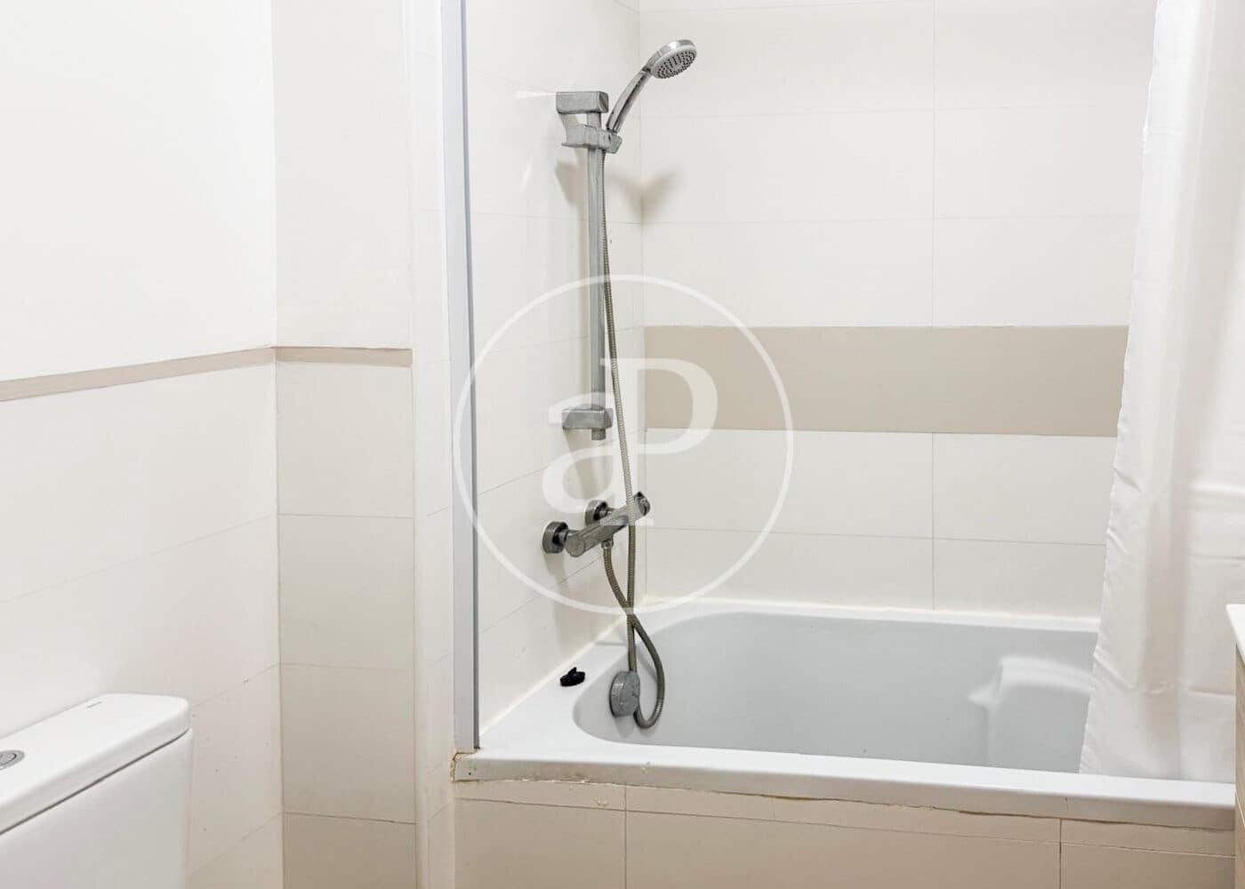 2 soveværelse Lejlighed til salg i Valencia by - € 300.000 (Ref: 9712053)