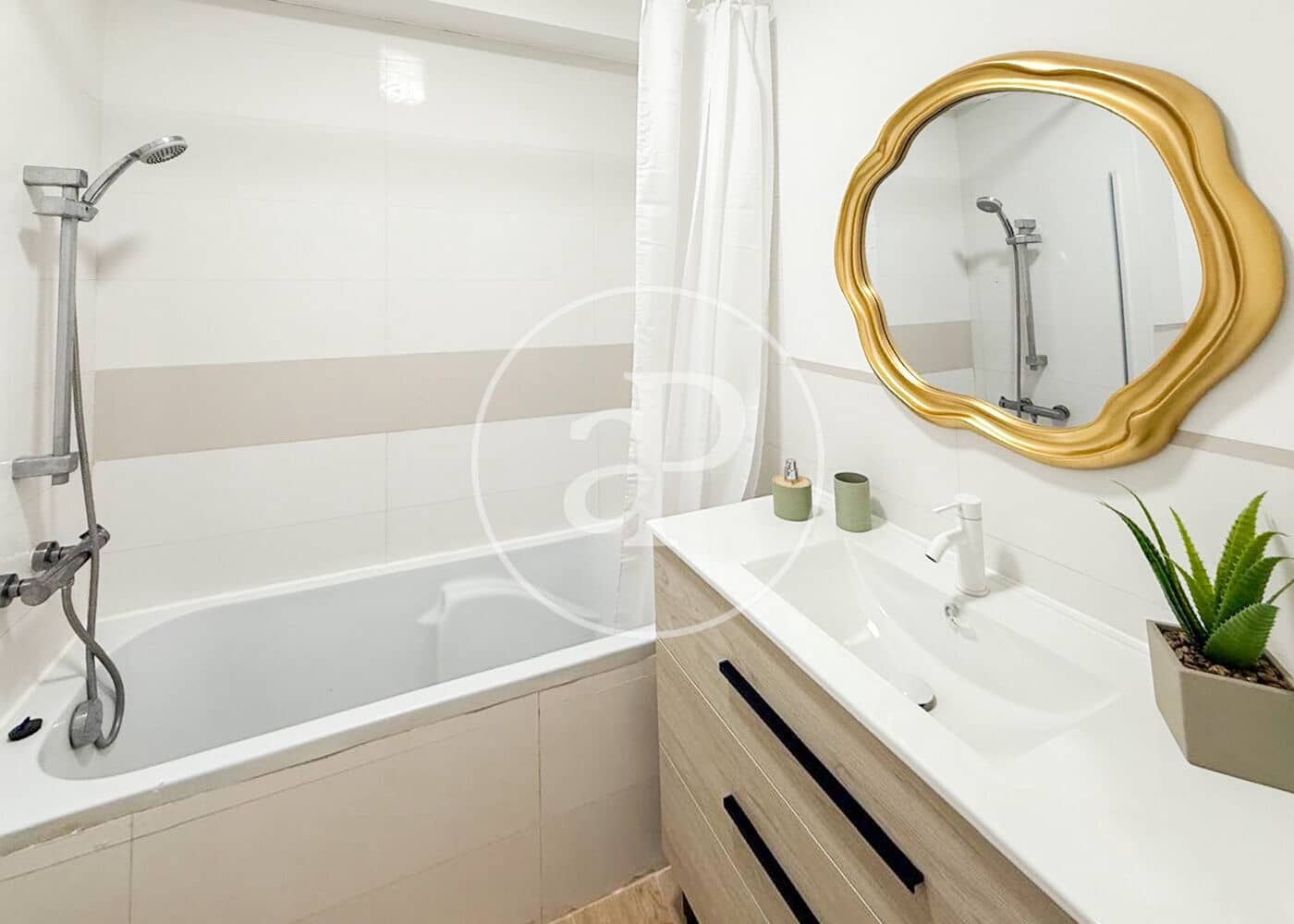 2 soveværelse Lejlighed til salg i Valencia by - € 300.000 (Ref: 9712053)