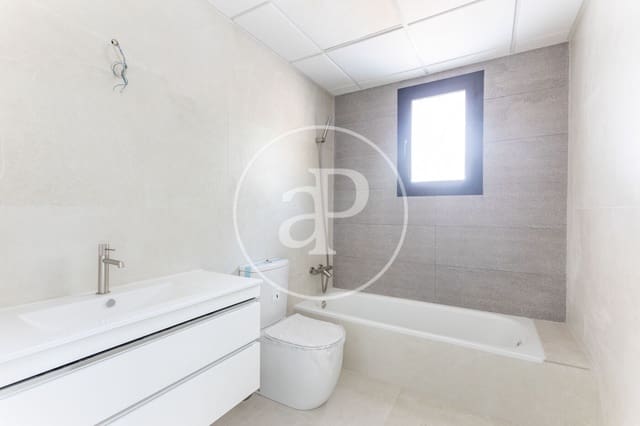 4 bedroom Villa for sale in Chiva - € 384,000 (Ref: 9712054)