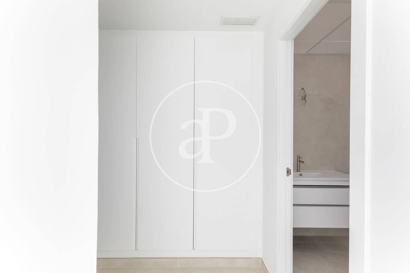 4 soveværelse Villa til salg i Chiva - € 384.000 (Ref: 9712054)