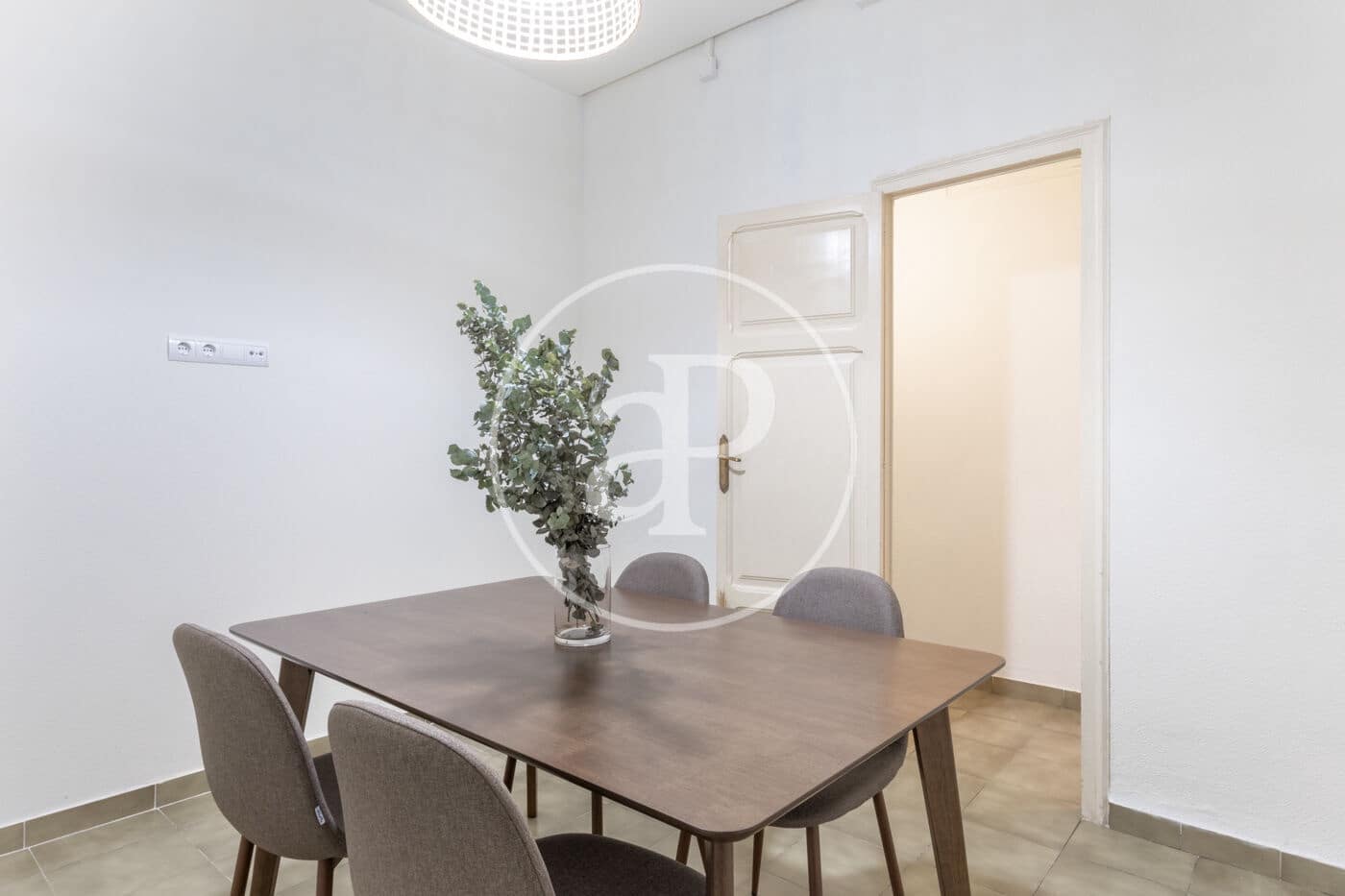 4 soverom Leilighet til leie i Valencia by - € 2 400 (Ref: 9714995)