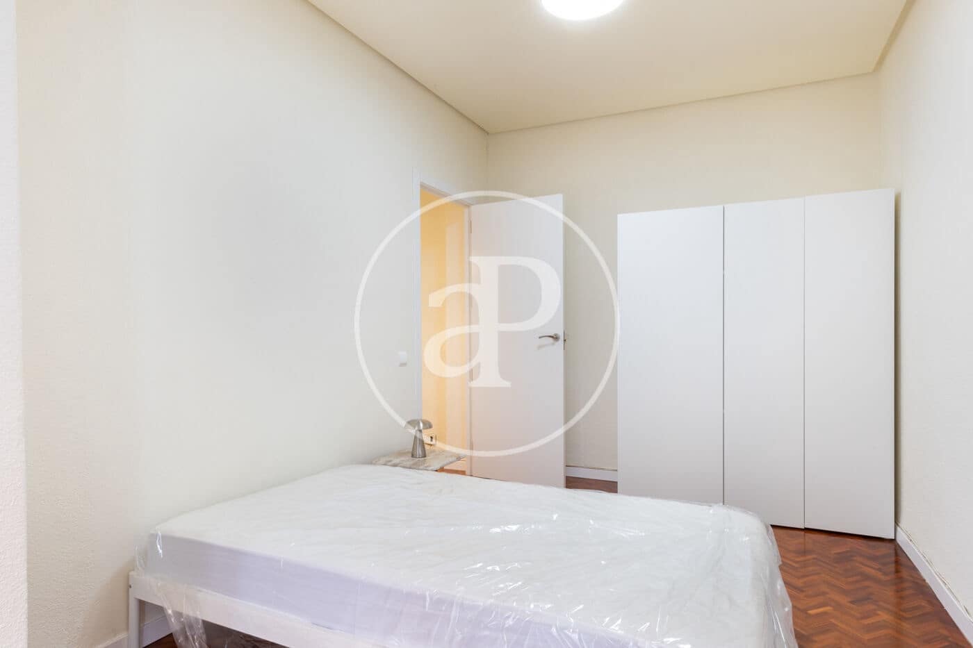 4 soverom Leilighet til leie i Valencia by - € 2 400 (Ref: 9714995)
