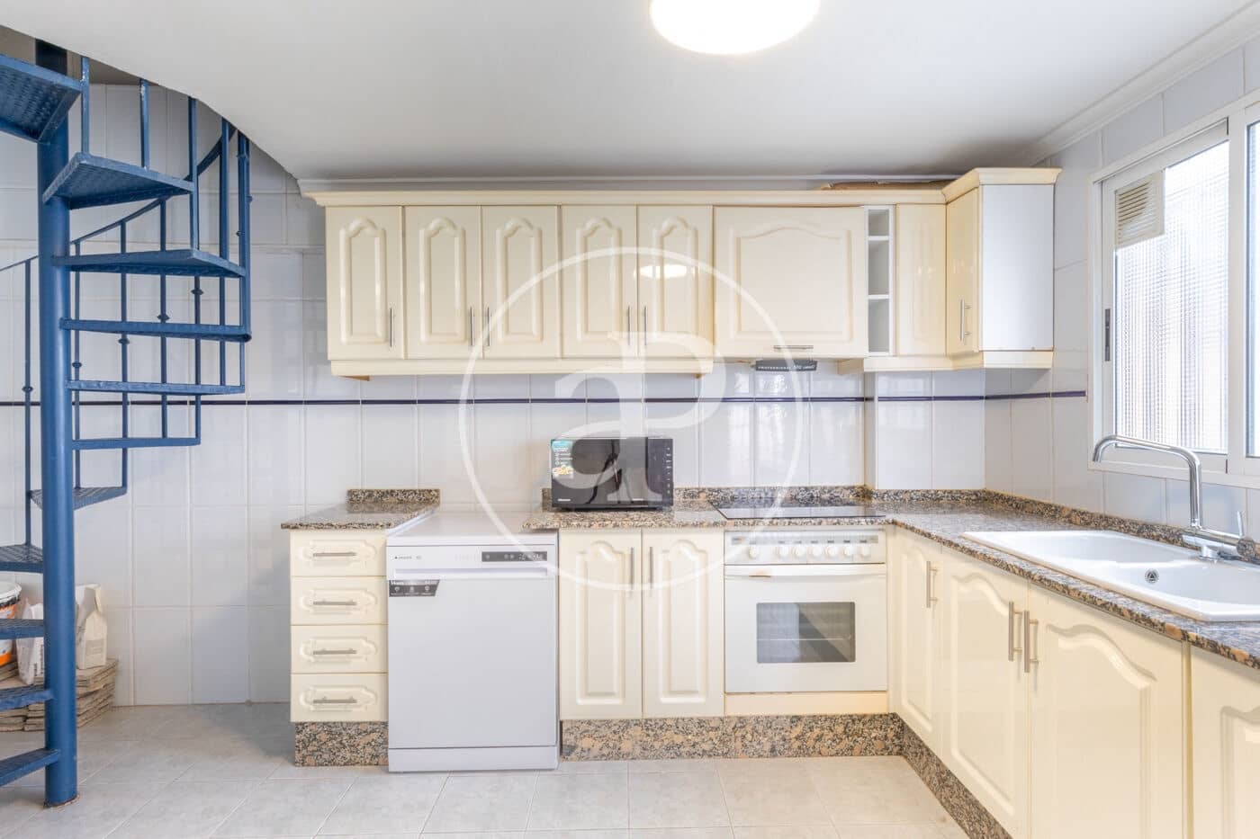 4 soverom Leilighet til leie i Valencia by - € 2 400 (Ref: 9714995)