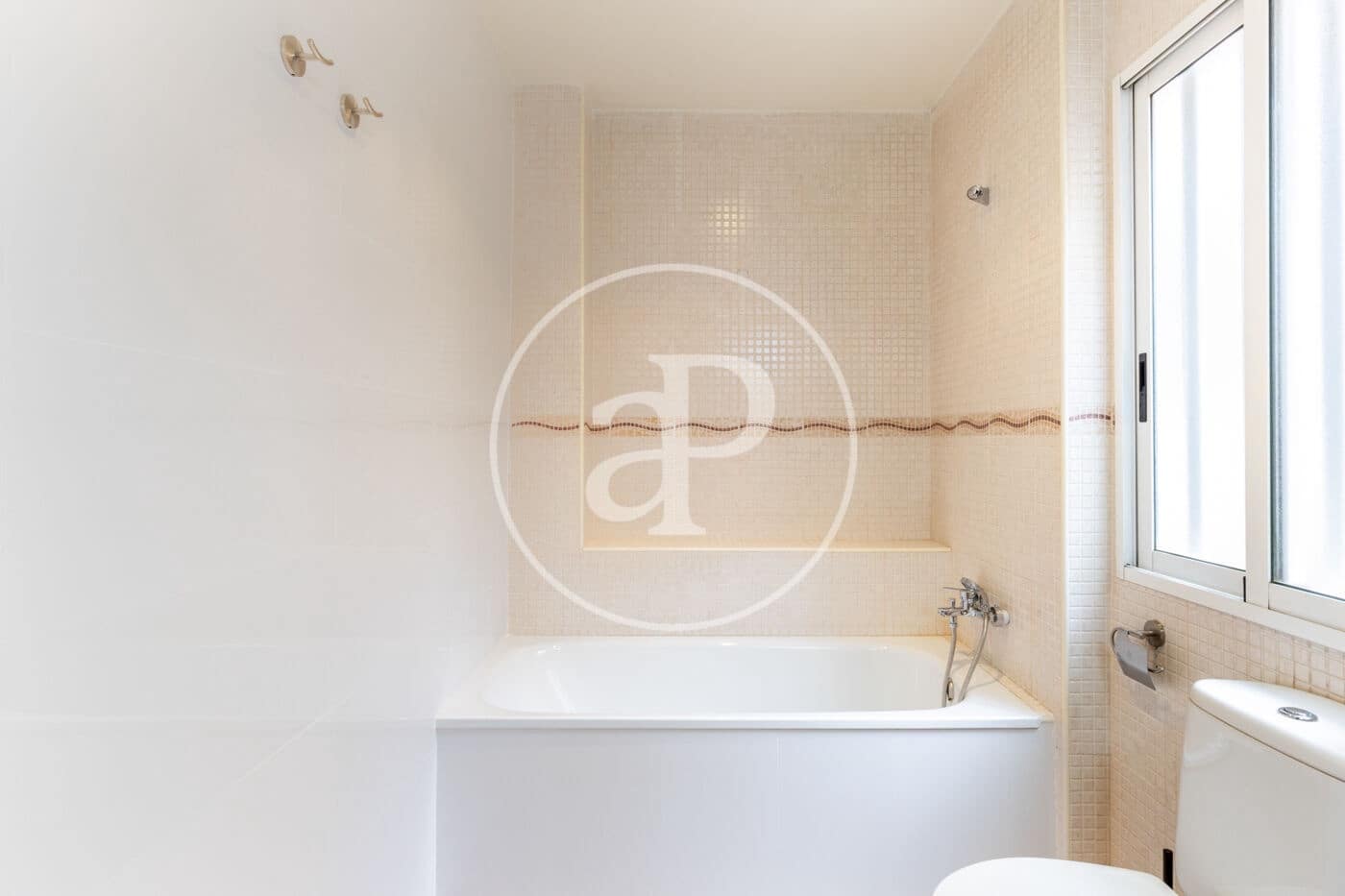 4 soverom Leilighet til leie i Valencia by - € 2 400 (Ref: 9714995)