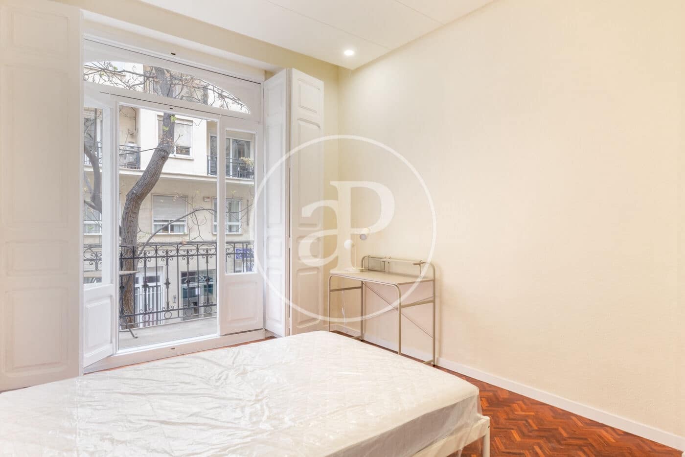 4 soverom Leilighet til leie i Valencia by - € 2 400 (Ref: 9714995)