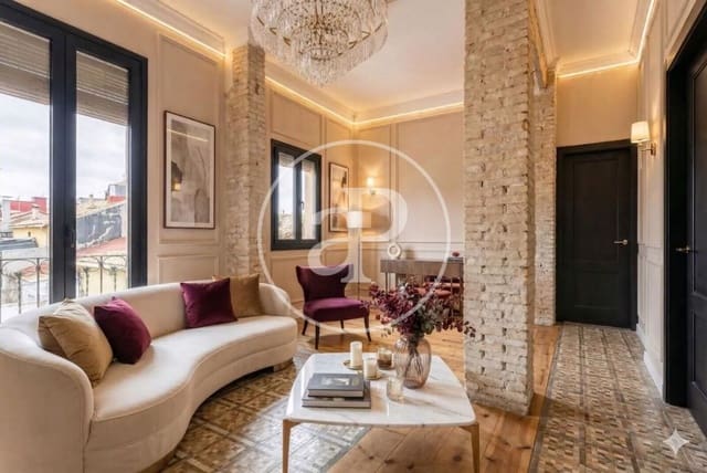 2 bedroom Apartment for sale in Cabanyal-Canyamelar, Valencia city - € 360,000 (Ref: 9714996)