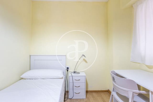 4 slaapkamer Appartement te huur in Trinitat, Valencia stad - € 1.700 (Ref: 9720039)