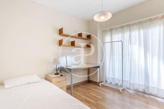 4 slaapkamer Appartement te huur in Trinitat, Valencia stad - € 1.700 (Ref: 9720039)