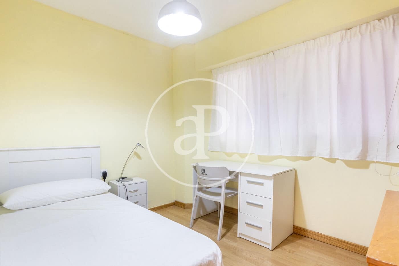 4 soverom Leilighet til leie i Valencia by - € 1 700 (Ref: 9720039)