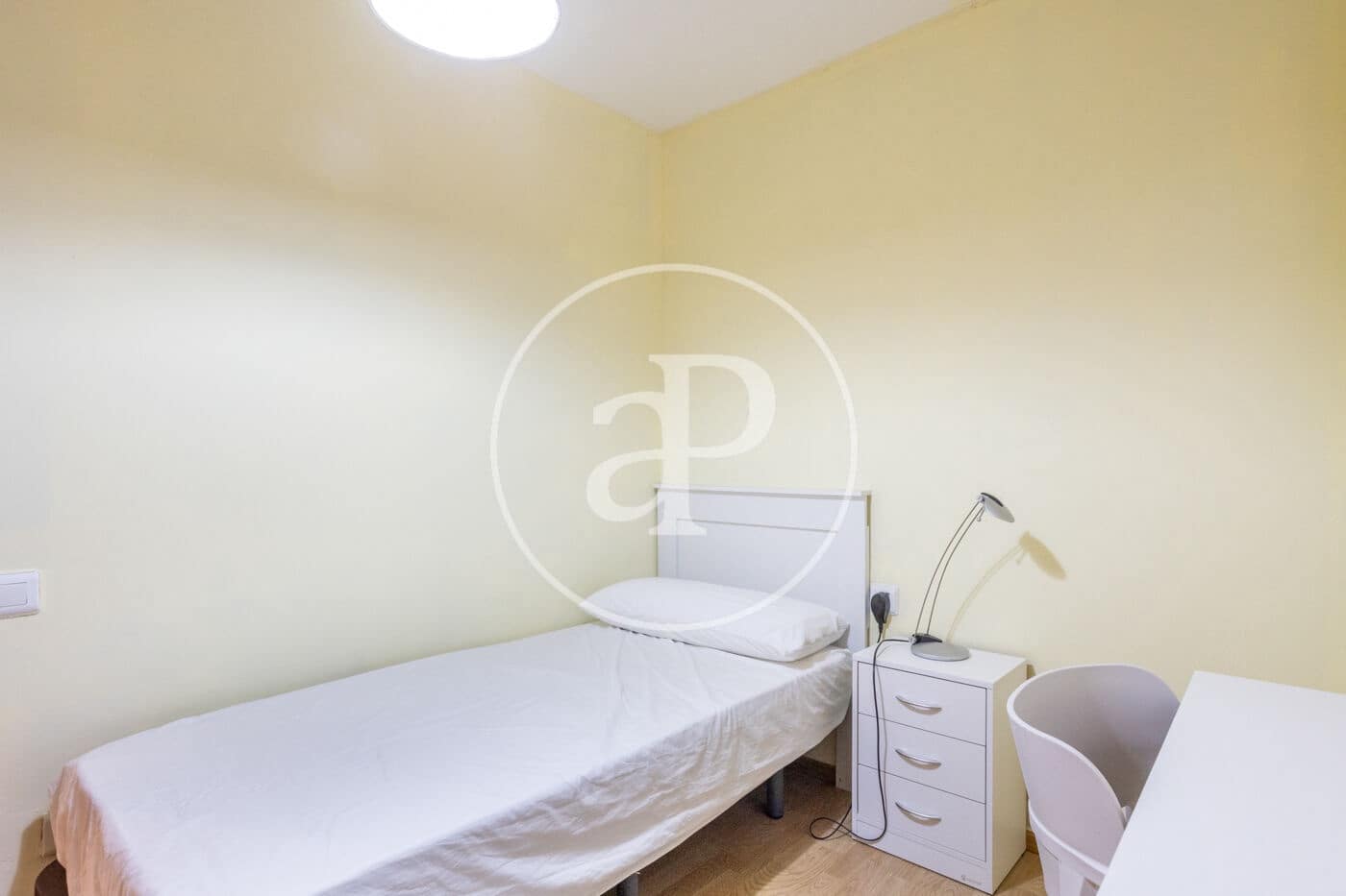 4 soverom Leilighet til leie i Valencia by - € 1 700 (Ref: 9720039)