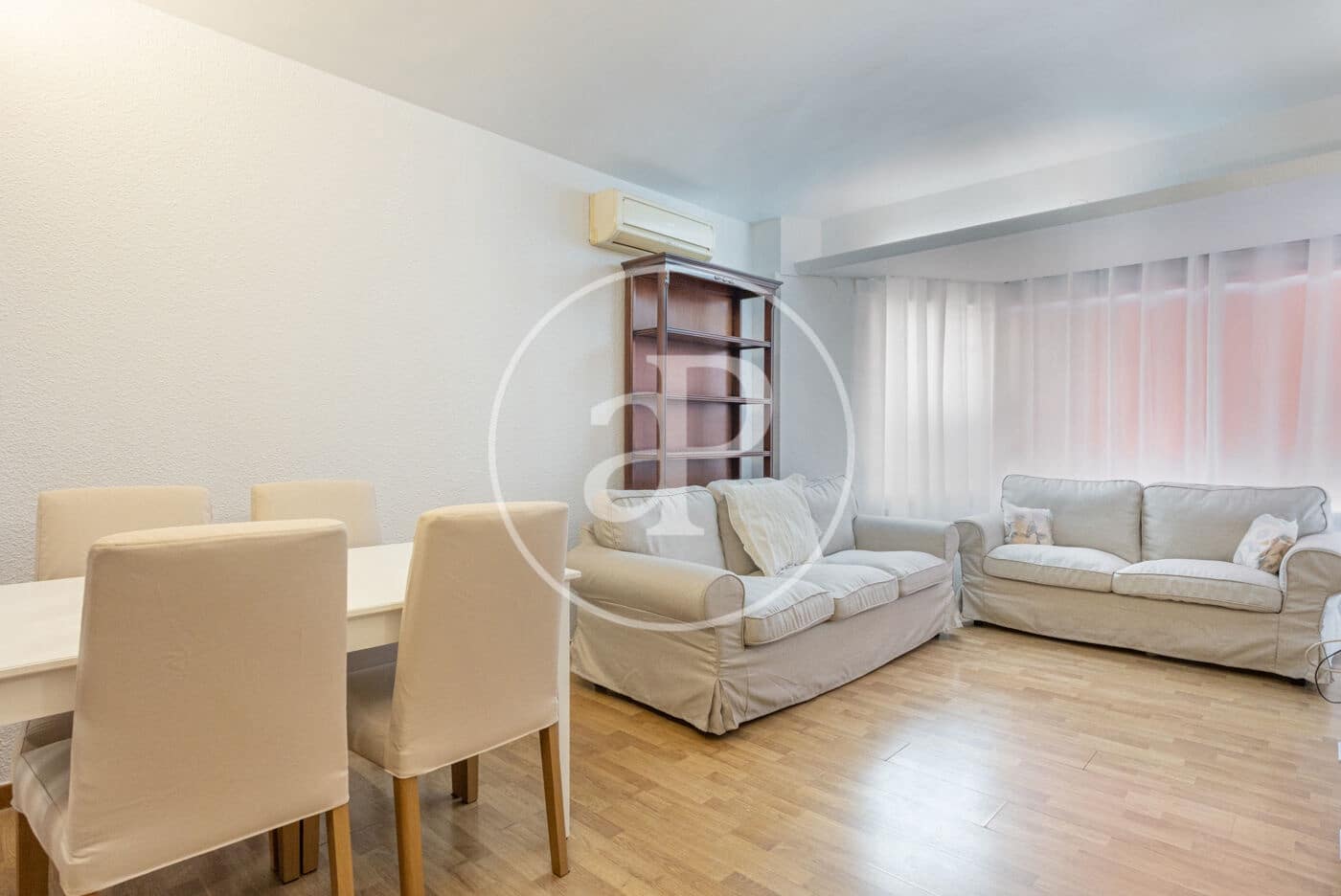 4 soverom Leilighet til leie i Valencia by - € 1 700 (Ref: 9720039)