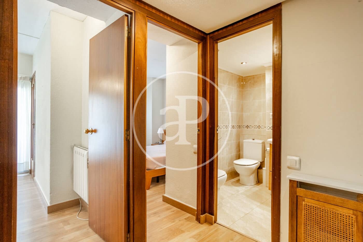 4 soverom Leilighet til leie i Valencia by - € 1 700 (Ref: 9720039)