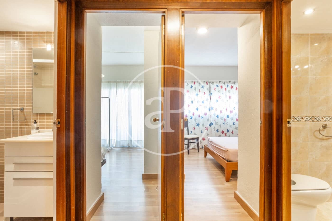 4 soverom Leilighet til leie i Valencia by - € 1 700 (Ref: 9720039)