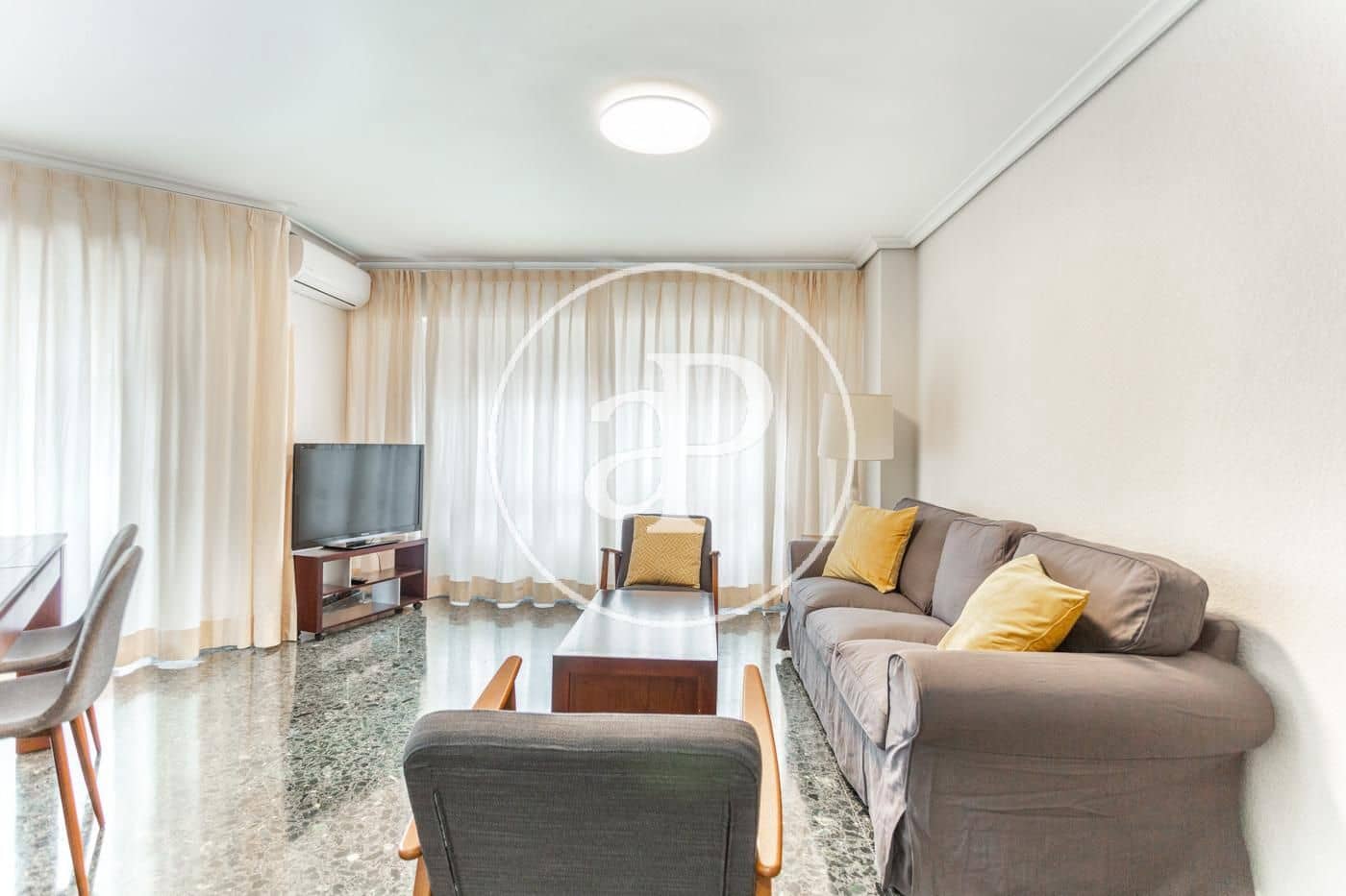 4 Zimmer Apartment zu vermieten in Valencia Stadt - 1.800 € (Ref: 9726724)