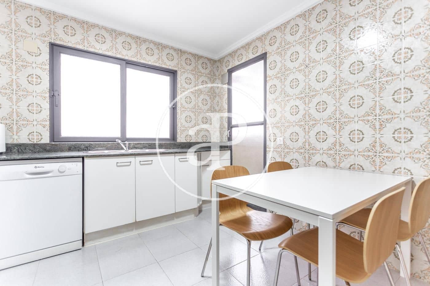 4 Zimmer Apartment zu vermieten in Valencia Stadt - 1.800 € (Ref: 9726724)