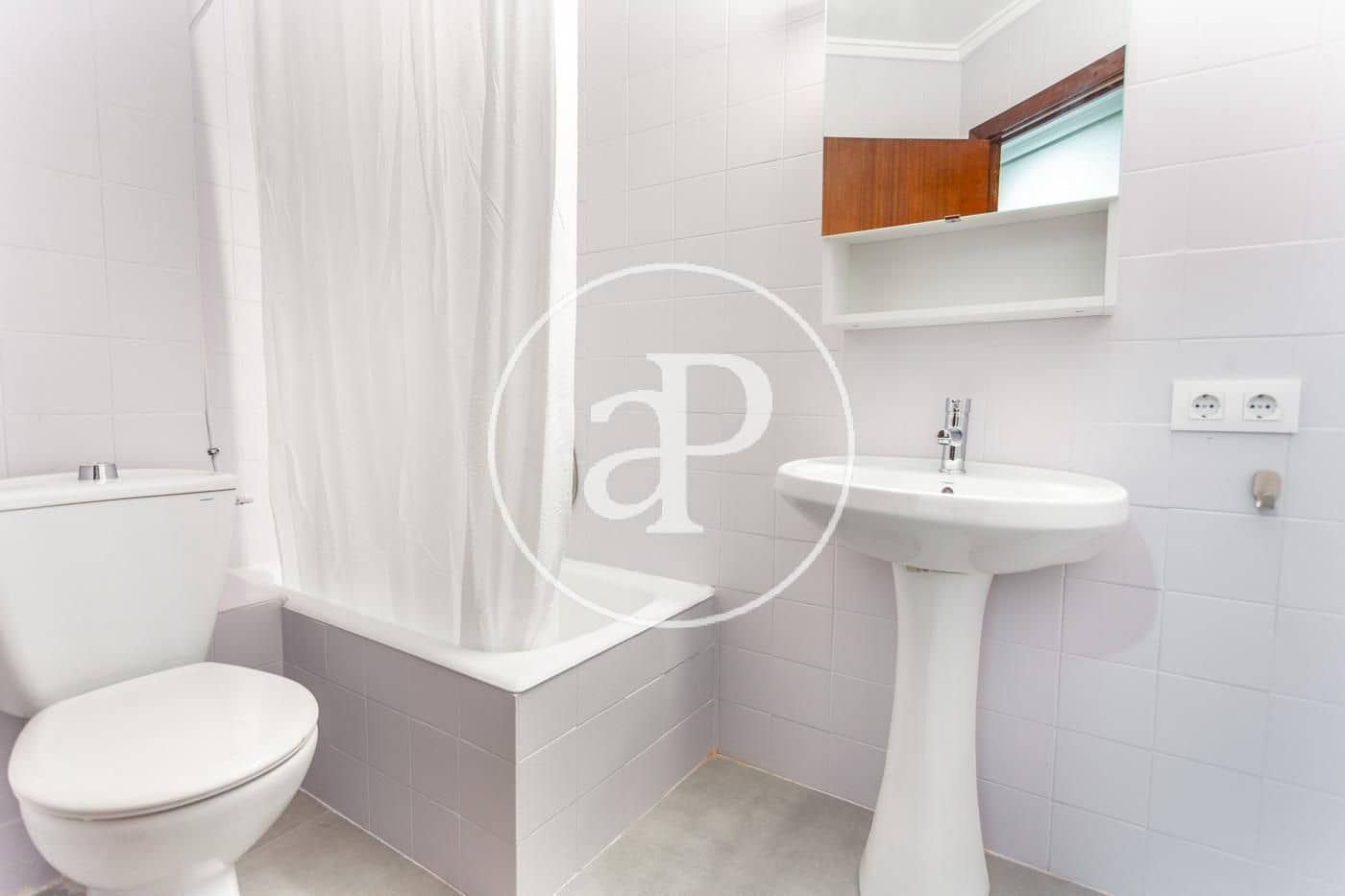 4 Zimmer Apartment zu vermieten in Valencia Stadt - 1.800 € (Ref: 9726724)